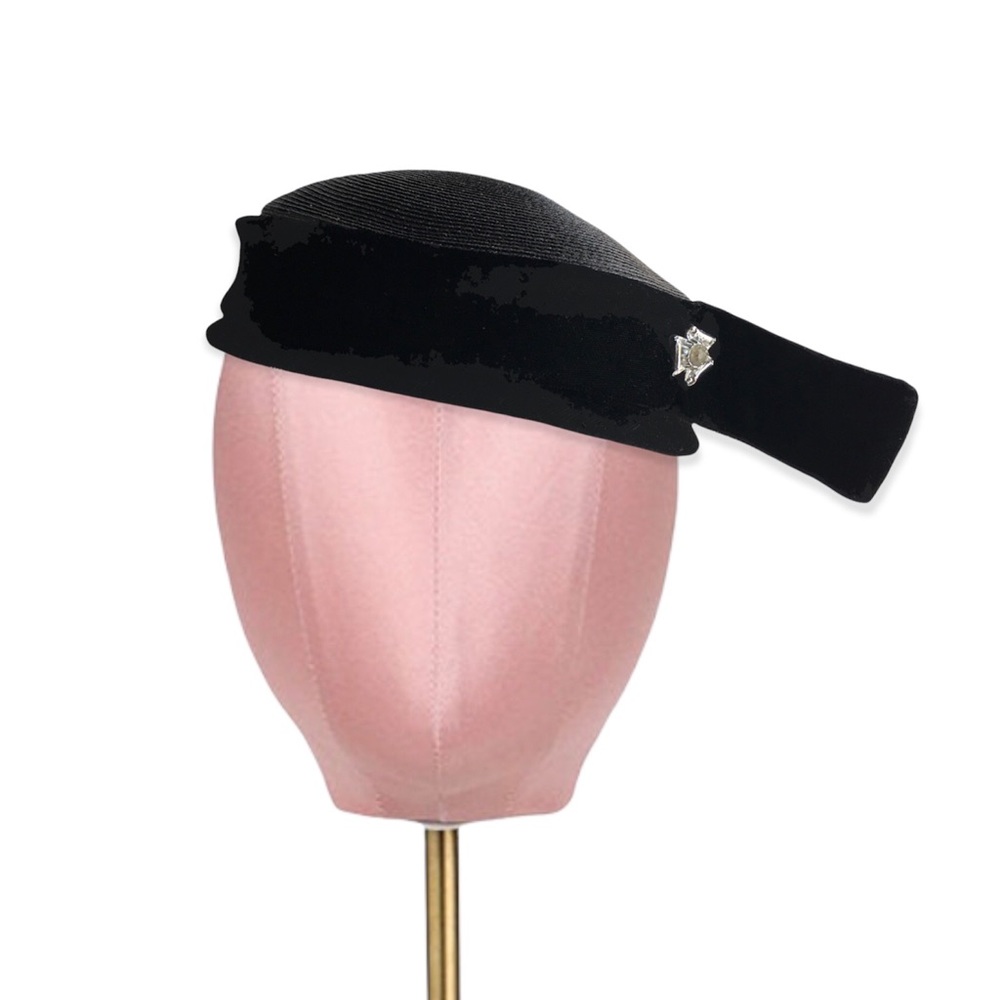 Black Vintage Round Hat